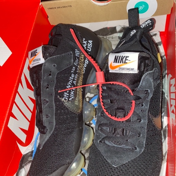 Athletic_Shoes